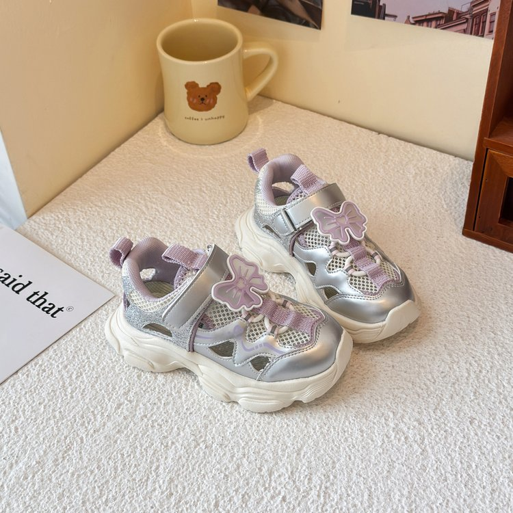 Sneakers de printemps et d'automne pour filles