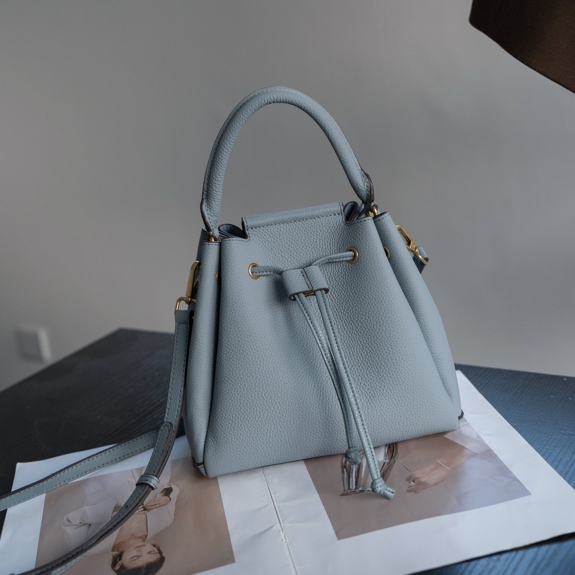 Sac de seau à cordons en cuir togo pour femmes