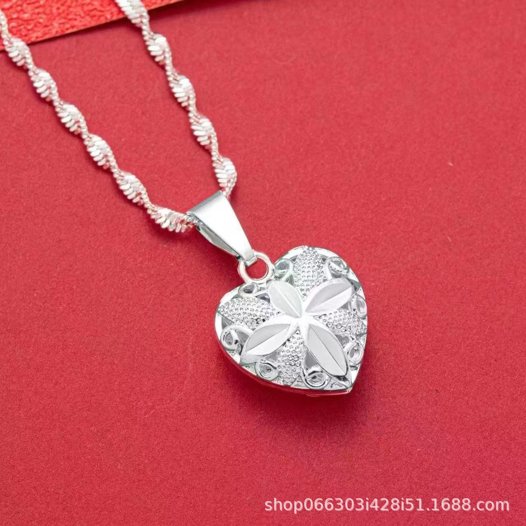 Collier polyvalent et élégant avec pendentif simple au coeur creux