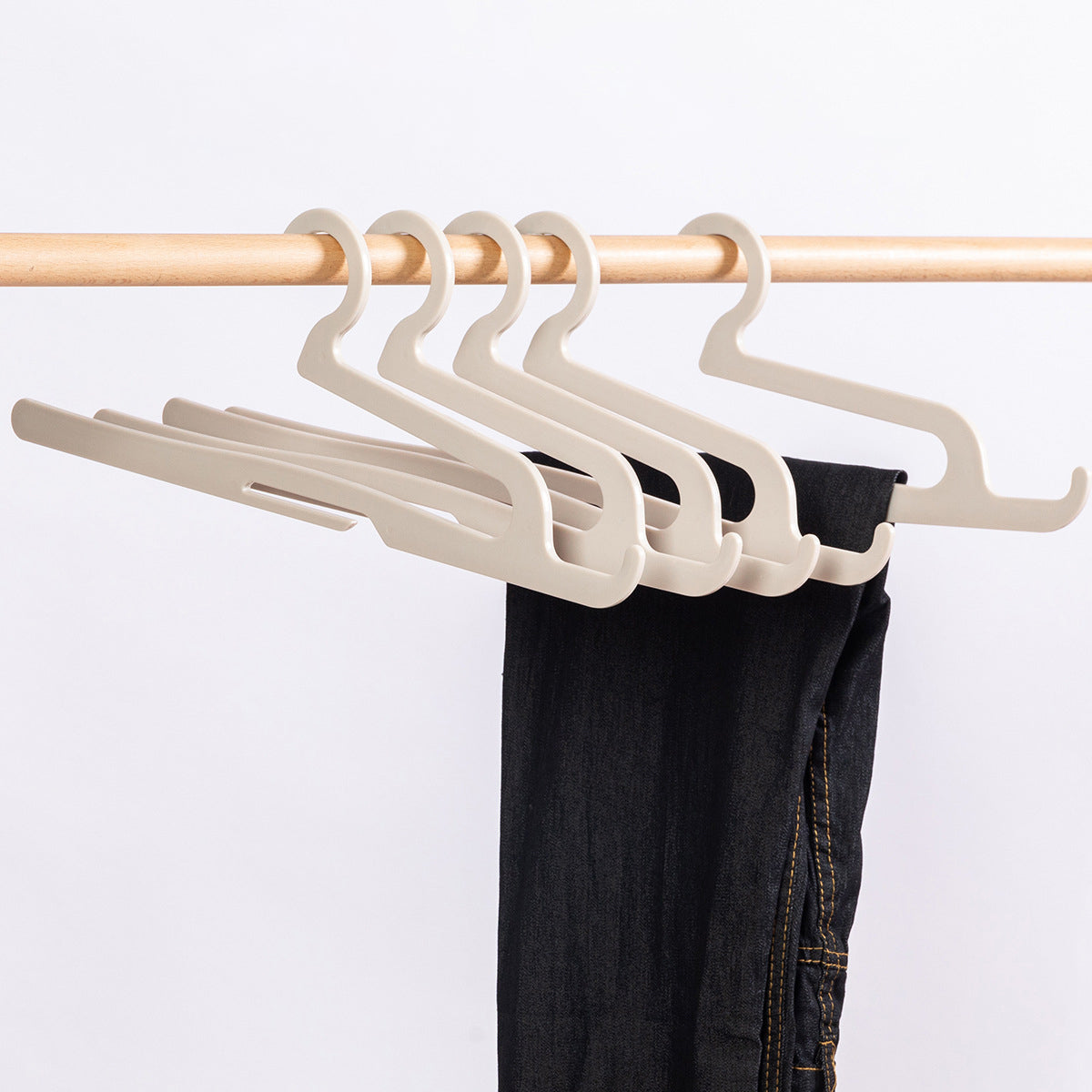 Suspension de pantalon ouverte en forme de Z