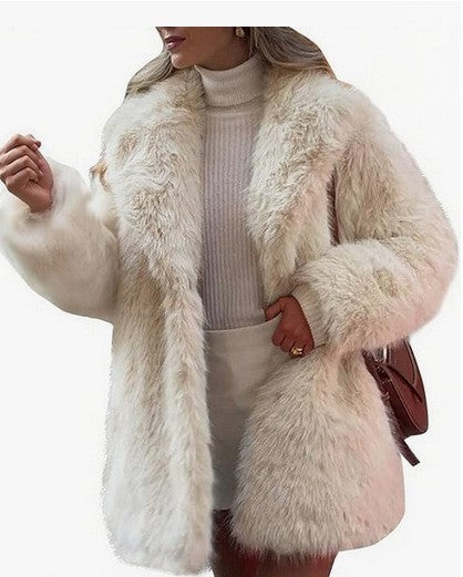 Manteau de fourrure long avec un grand lapel