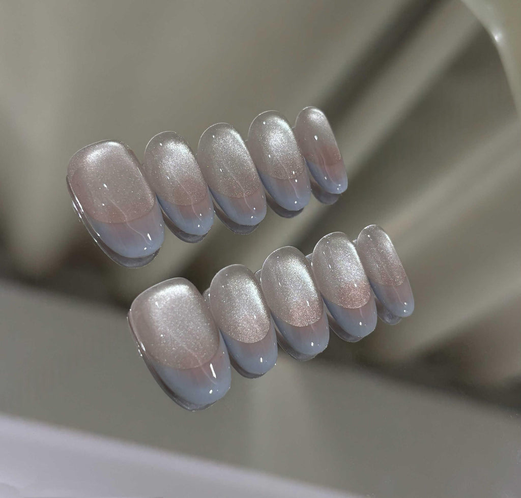 Bouchons à ongles Lait-Blue French-Chic faits à la main