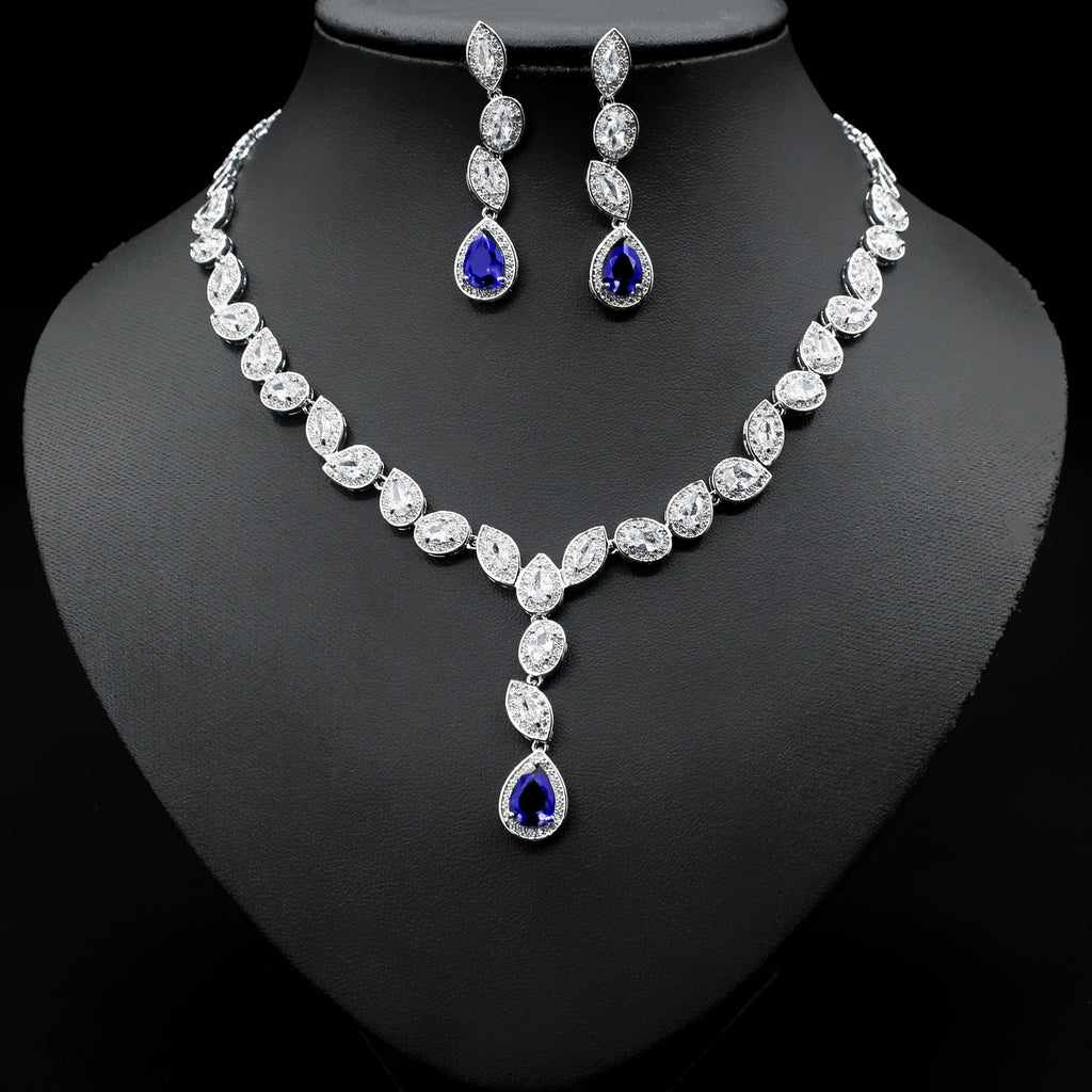 Couleur Zircon Collier Boucles d'oreilles Chaîne de clavicule Robe de mariage de luxe noble femme Trois p