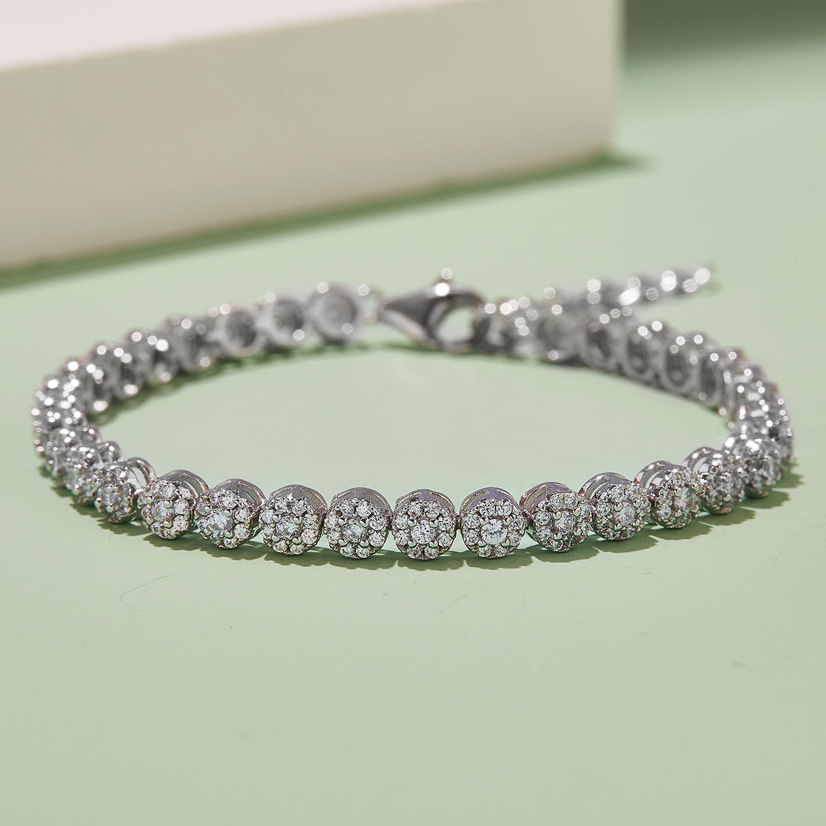 S925 Argent Sterling 2mm Bracelet de tennis en grappe de Moissanite 18cm 288pcs D Couleur VVS1 Plati