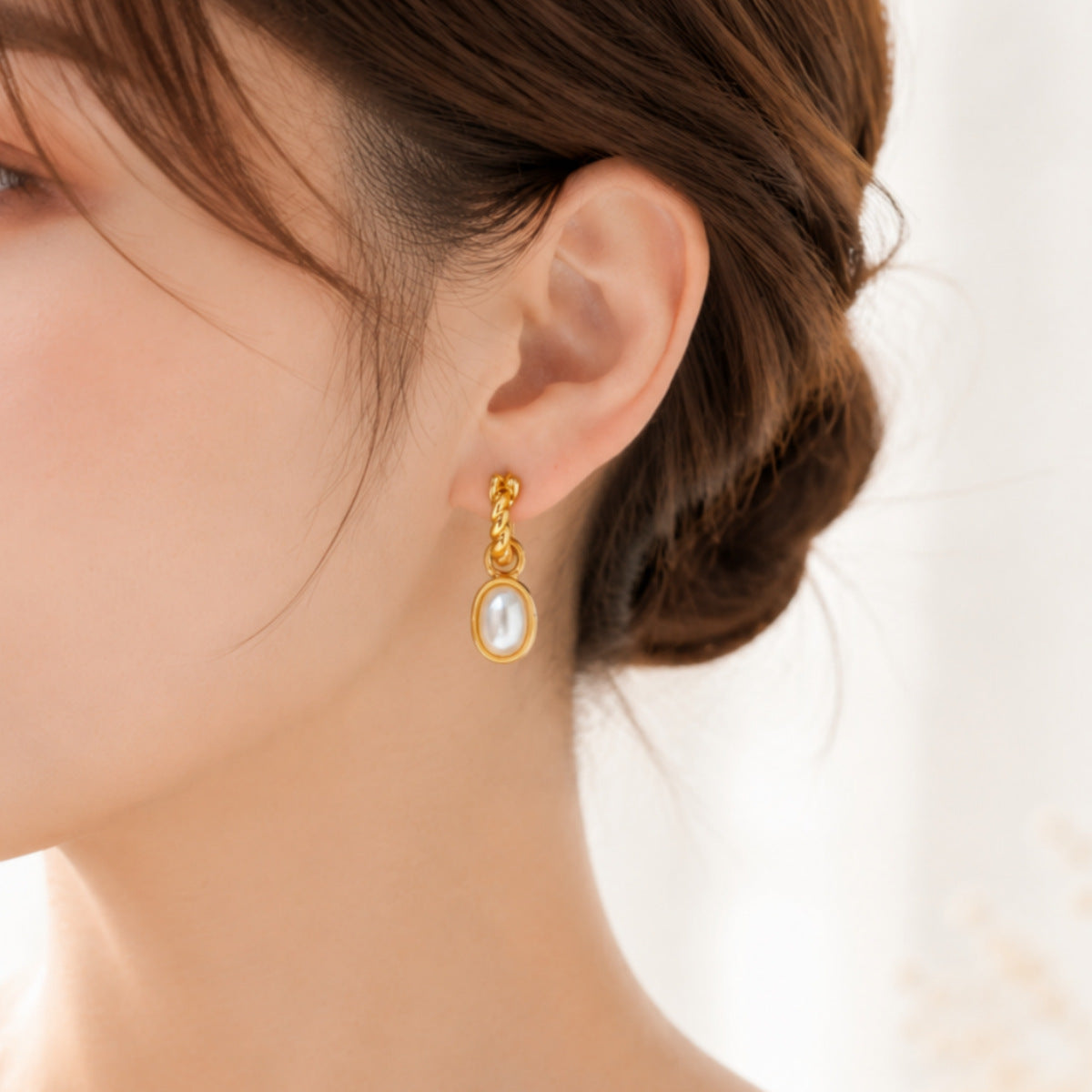 Boucles d'oreilles élégantes et délicates en perles de noeuds tordus