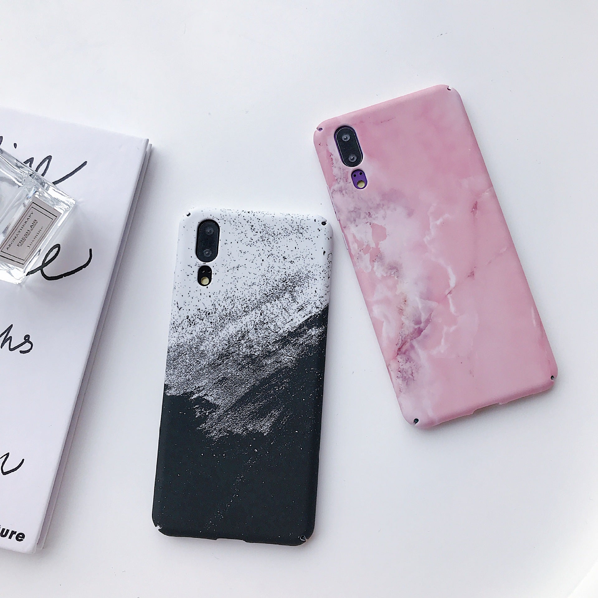 Cas téléphonique peint
