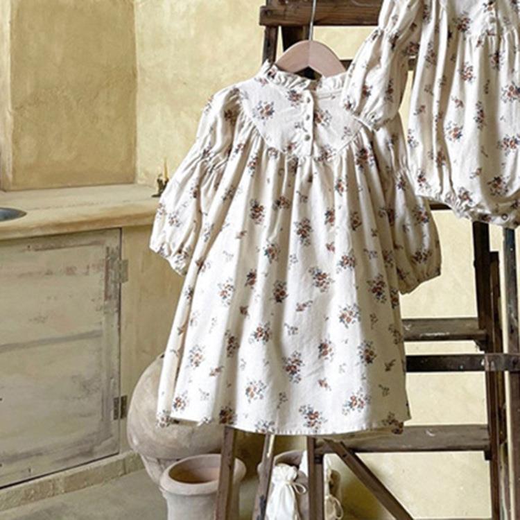Robe d'impression florale rétro pour petites filles