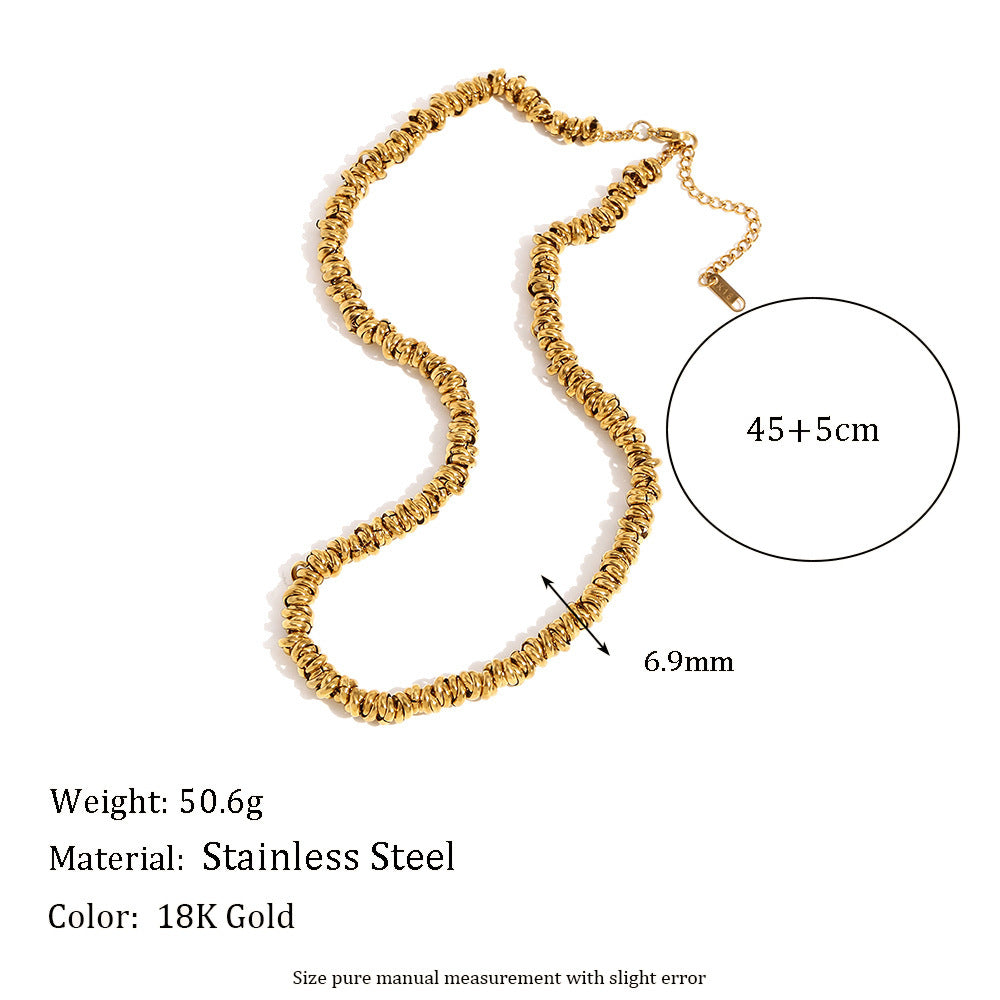 Collier en or assemblé à la main