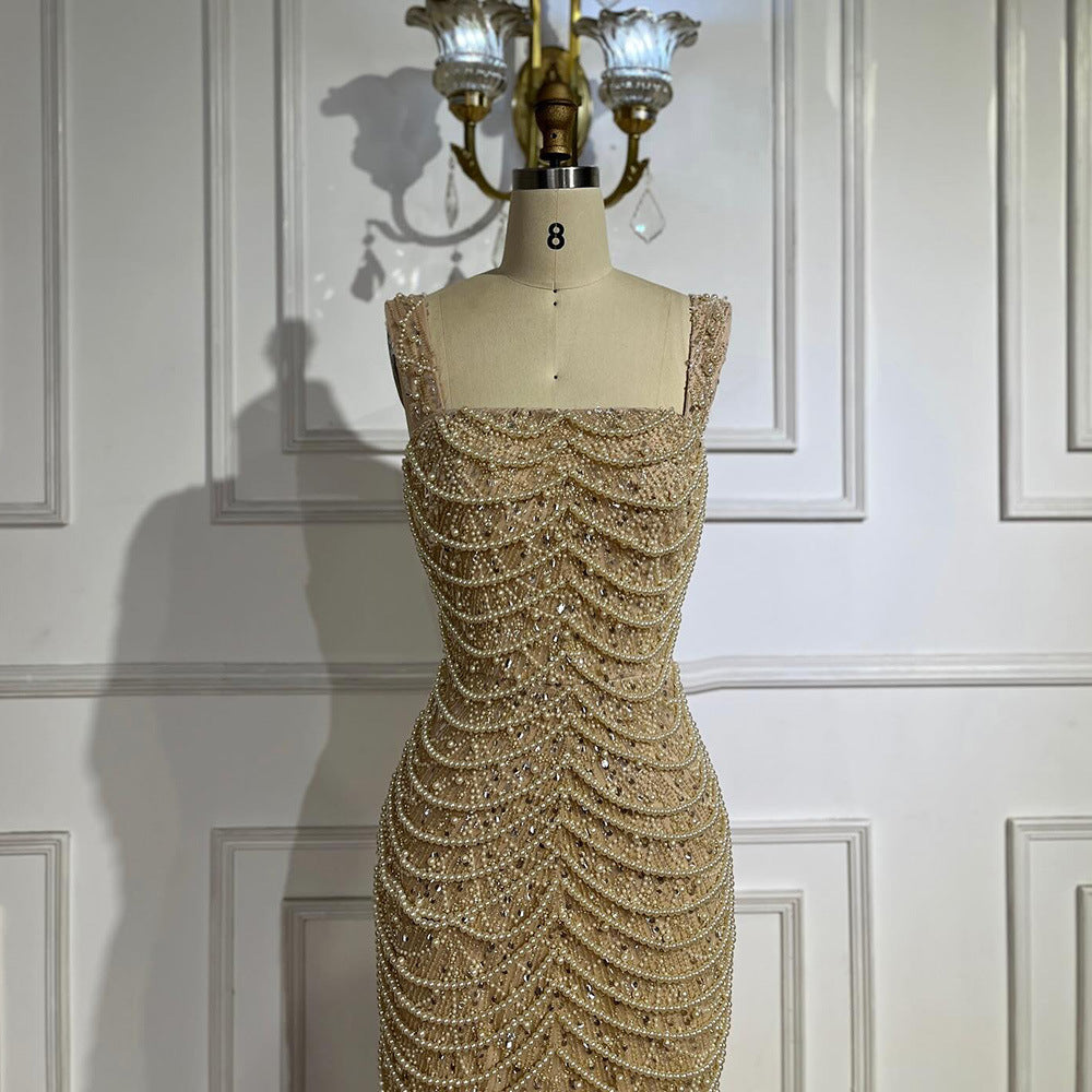 Robe de perles haute de gamme de luxe légère élégamment nu