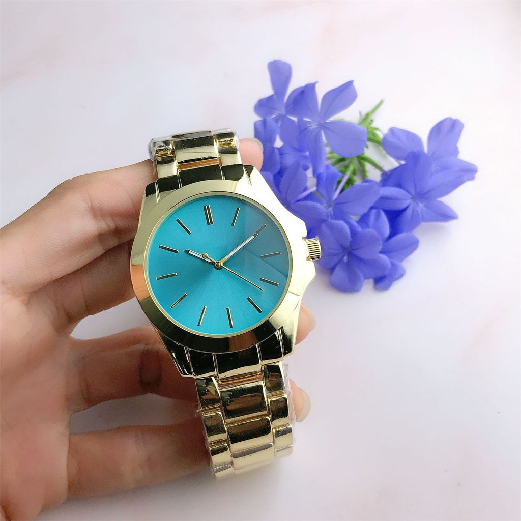 Elégance décontractée et créativité Quartz Wrist Watch Homme et femme Style de matching coréen Si