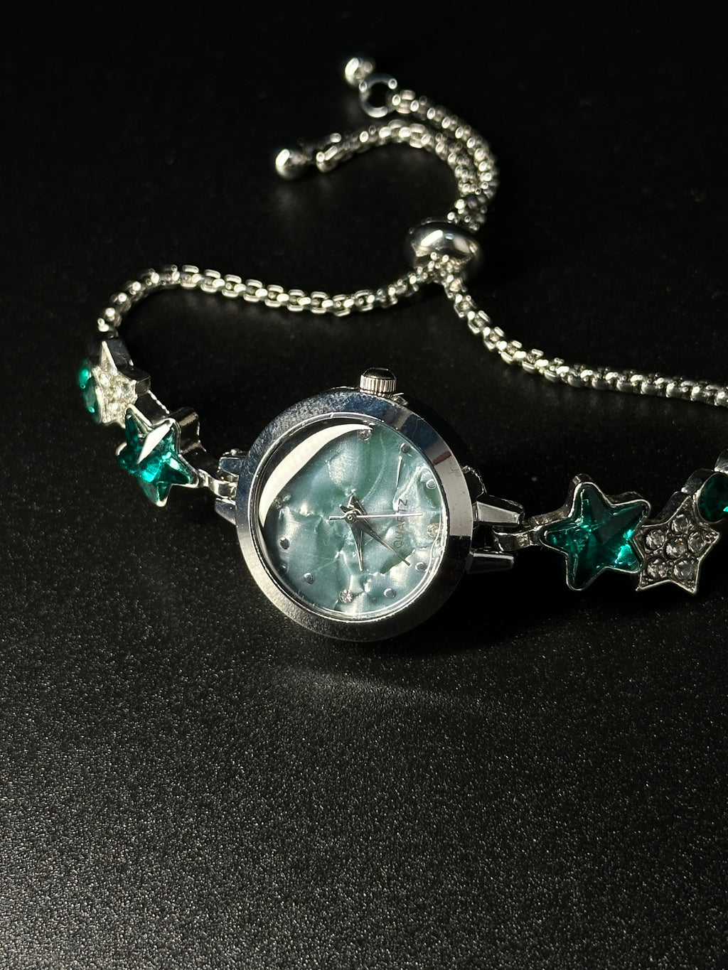 Montres étoiles au diamant vert