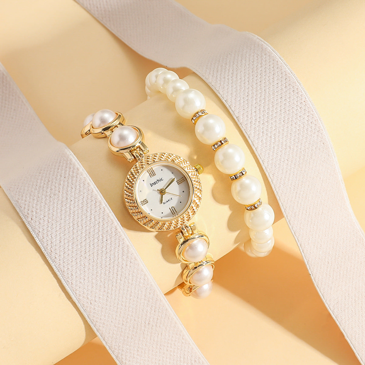 Chanel-style Vintage Light-Luxury Pearl bracelet montre pour les femmes