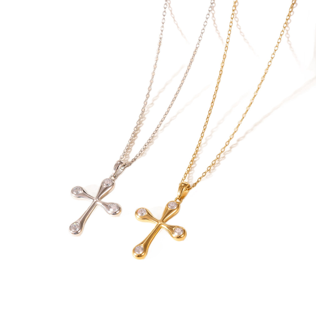 Collier Cross pour femmes sophistiquées polyvalentes et subtilement luxueuses