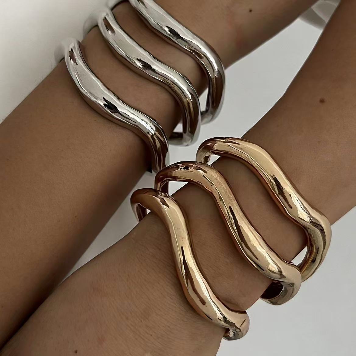 Bracelet européen et américain en métal irrégulier