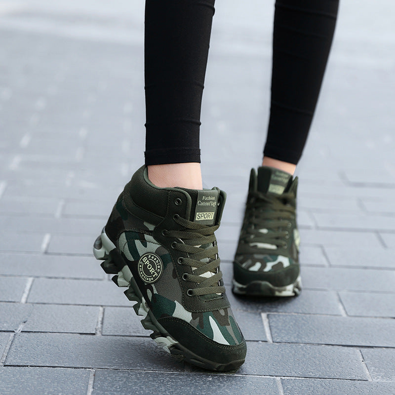 Camouflage occasionnel des femmes Augmentation des sneakers