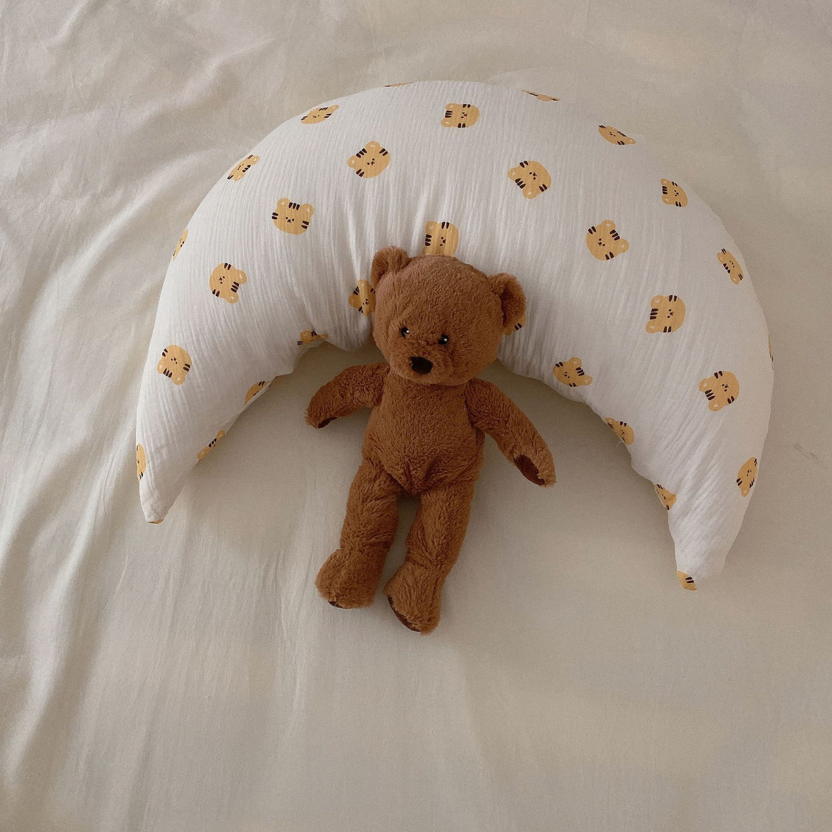 Oreiller en croissant de sommeil pour bébé imprimé simple
