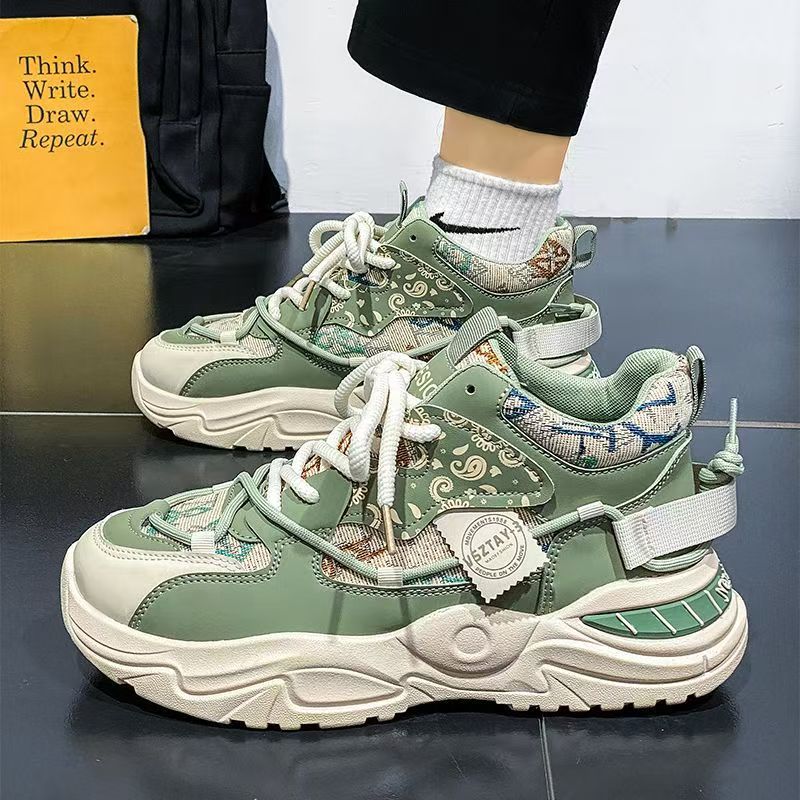 Chaussures de course casual hommes avec des semelles épaisses et des semelles antidérapantes