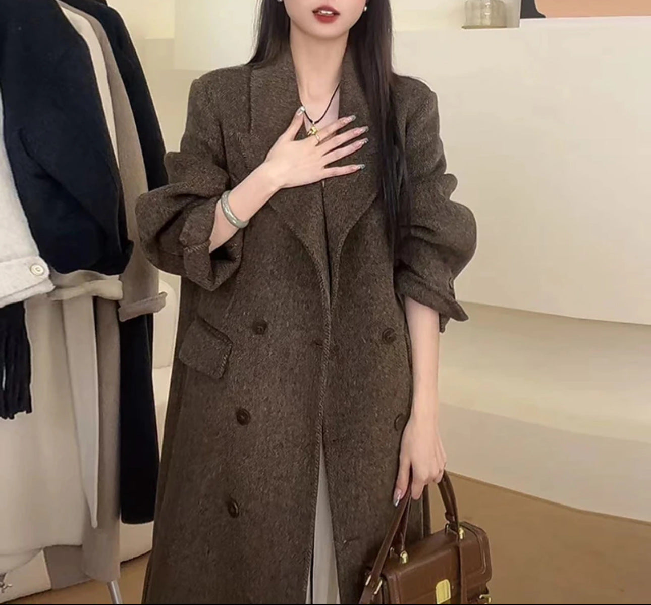 Manteau de laine double face pour femmes avec un collier de costume