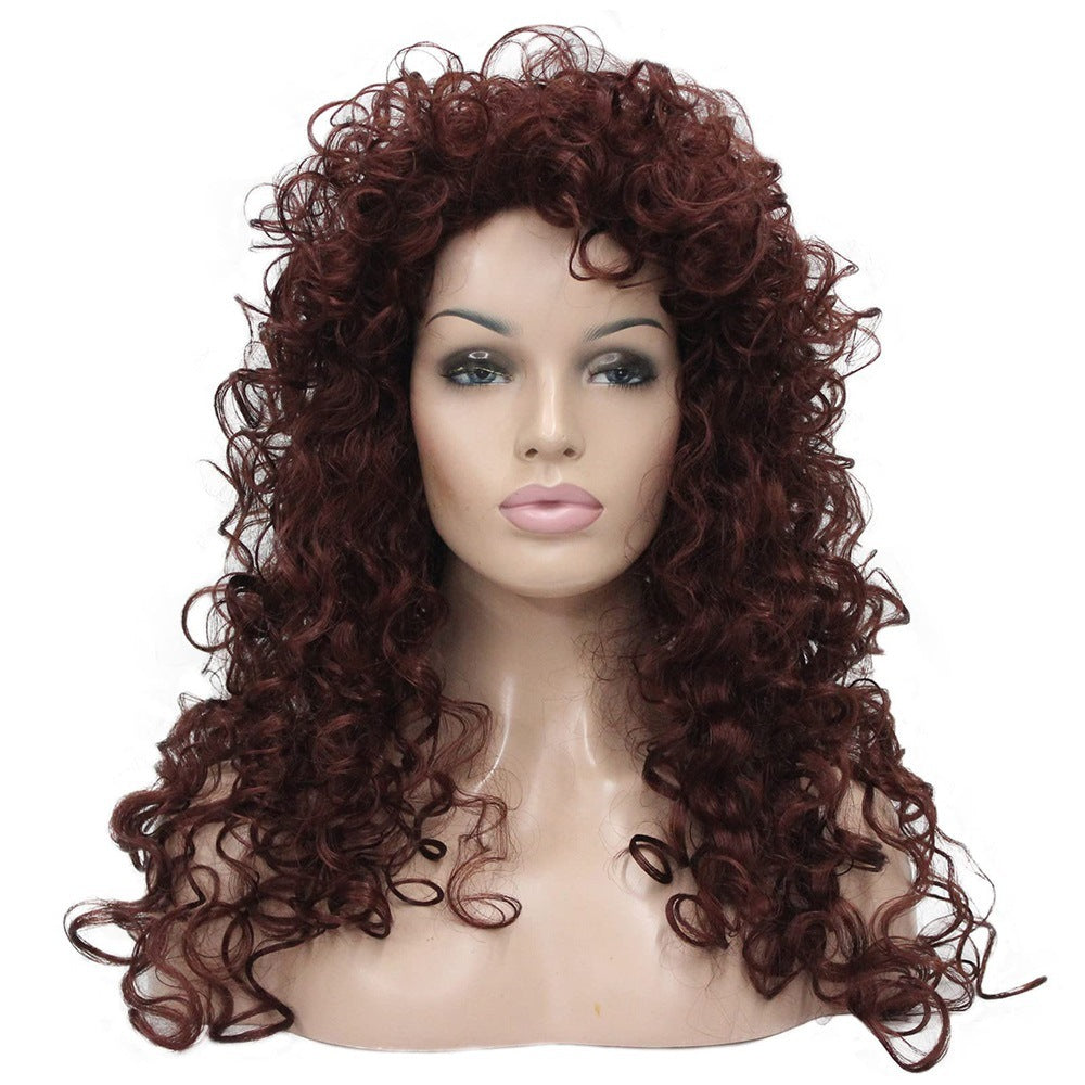 Perruques africaines avec de petites femmes cheveux bouclés