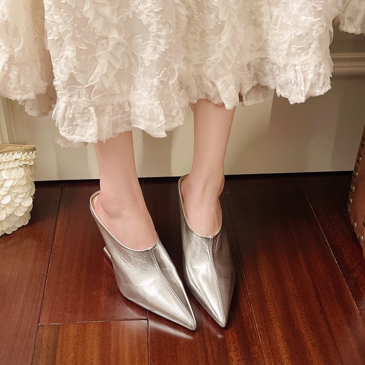 Baotou Alien avec des chaussons