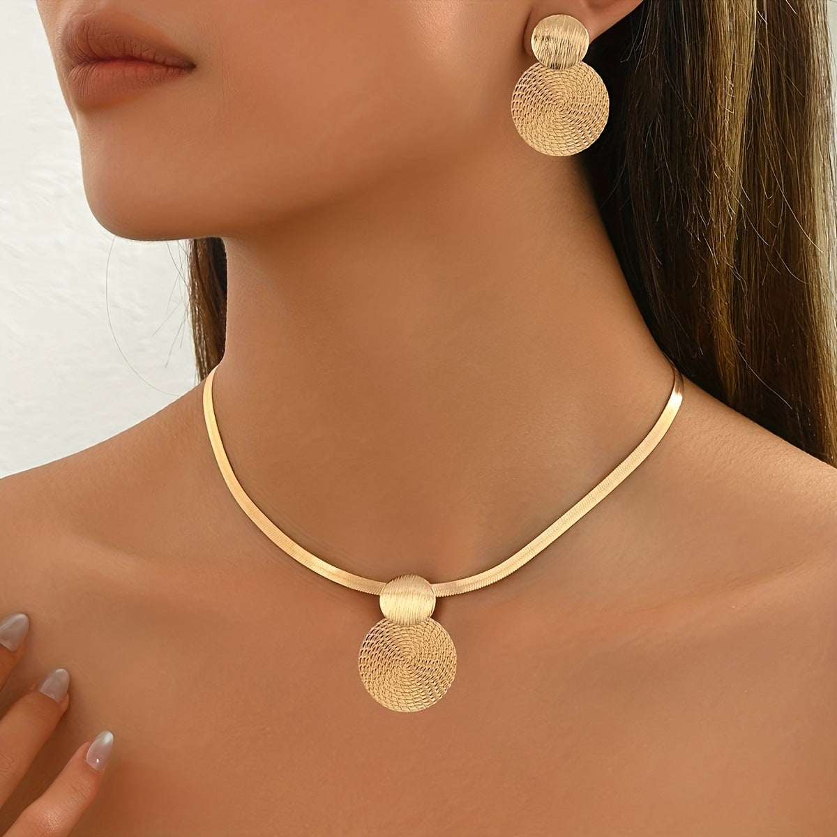 Ensemble de boucles d'oreilles et de colliers d'oreilles à chaîne de serpents plats