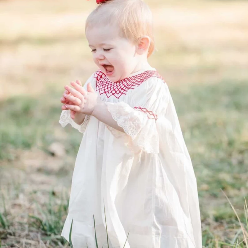 Bébé bébé fille Valentine robe de jour Dentelle courte manches rond Col blanc avec broderie rouge