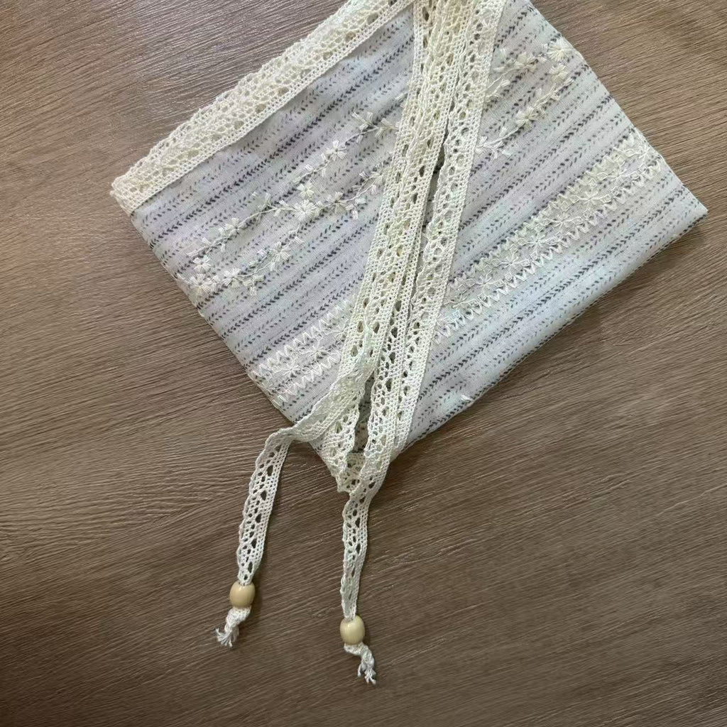 Écharpe de soie florale brodée en dentelle