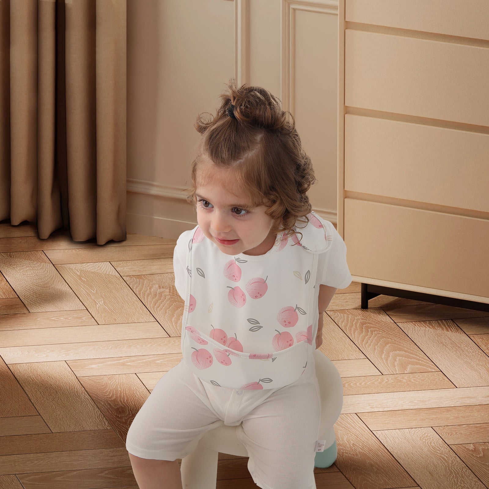Nettoyant étanche de fermeture de snap Bib mangeant serviette de salive bille d'enfant
