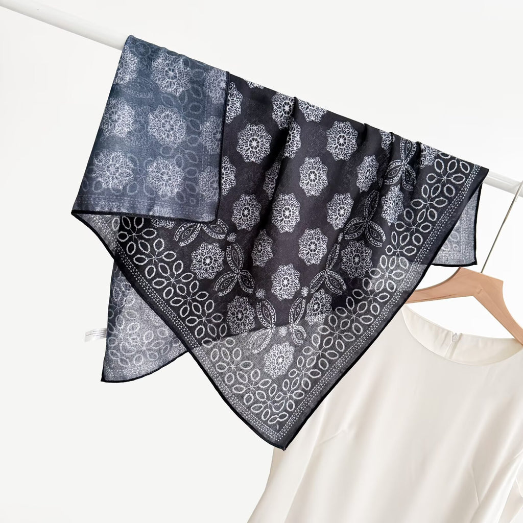 Vieille écharpe de cou pour femmes printemps et automne
