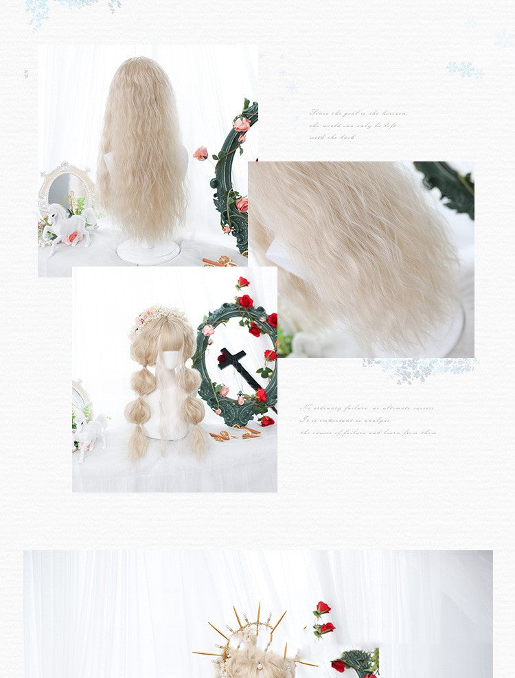 Perruque les cheveux bouclés longs