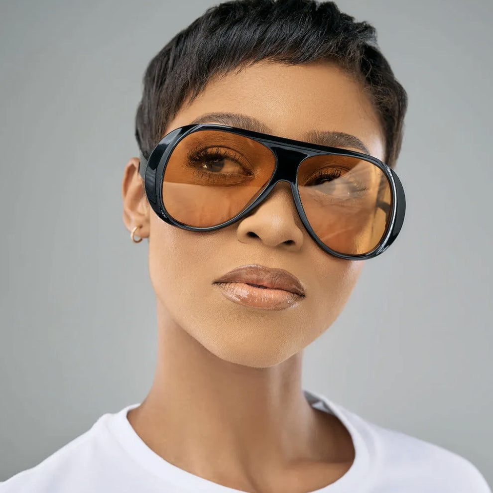 Lunettes de soleil modement surdimensionnées de style grenouille