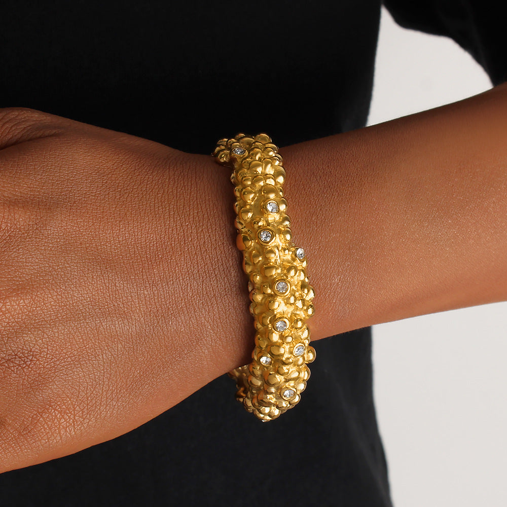 Bracelet véritable en acier de titane or 18K pour les femmes haut de gamme et subtilement luxueuse
