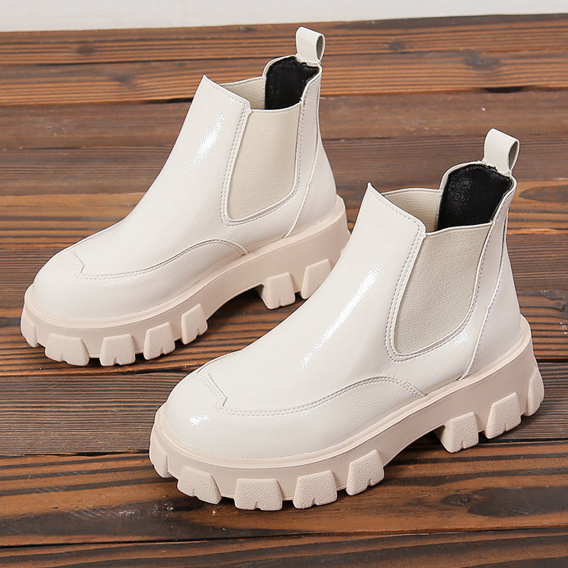 Bottes en cuir verni avec talon de haie