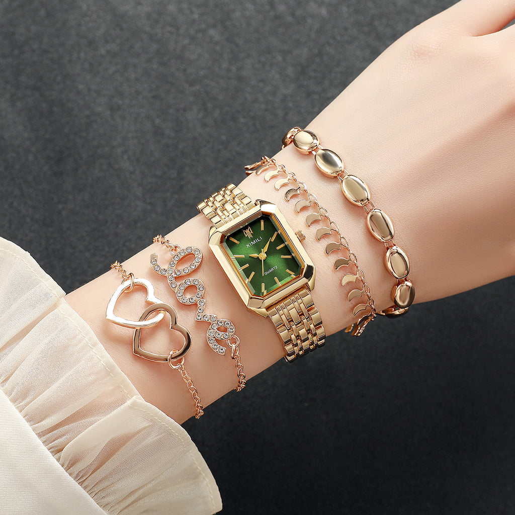 Sleek, Versatile montre femme carrée bracelet en forme de coeur
