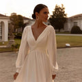Chiffon nuptial Deep V Satin Long Sleeve Light Yarn Gown
