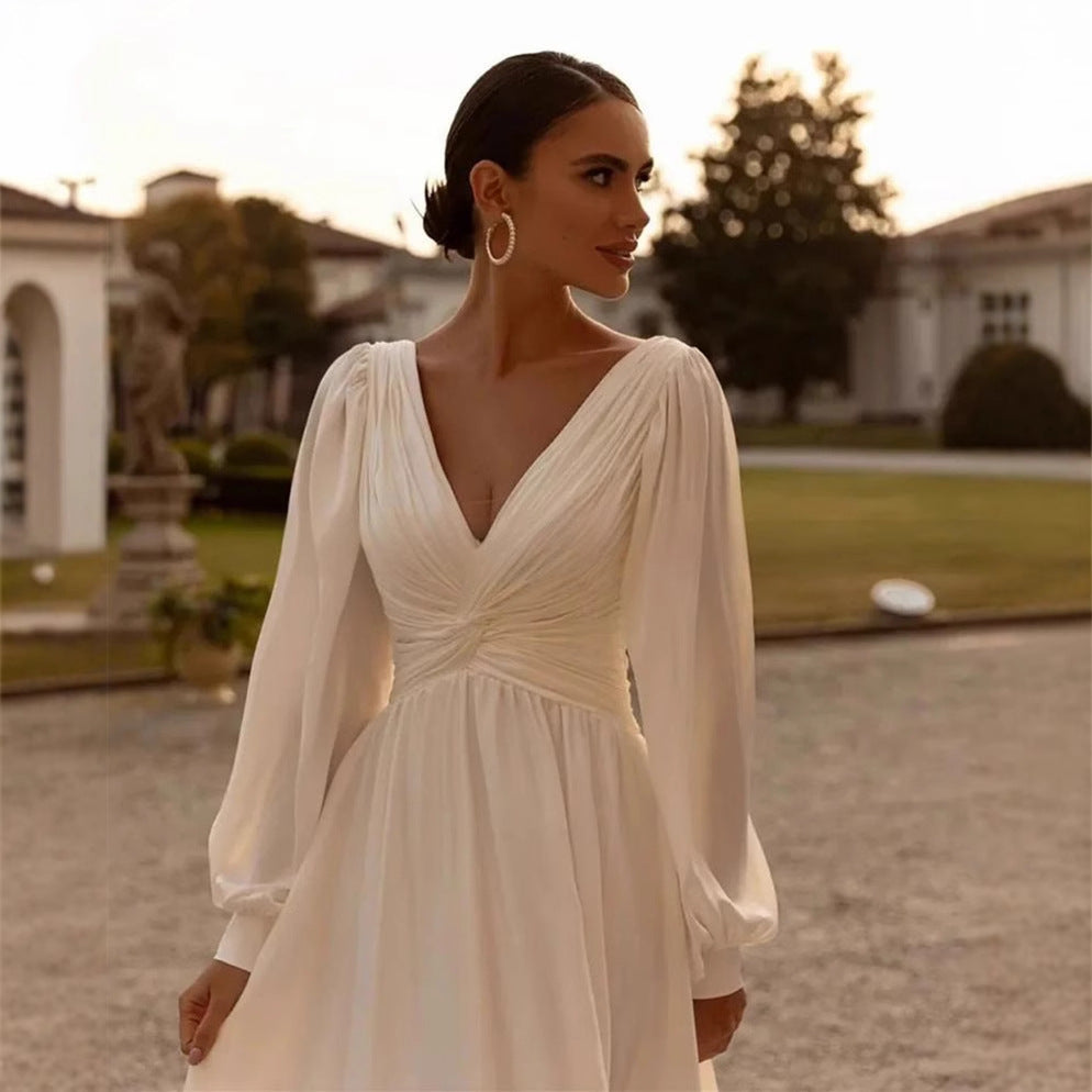 Chiffon nuptial Deep V Satin Long Sleeve Light Yarn Gown