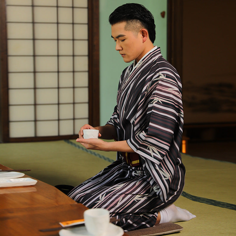 L'usure traditionnelle des hommes japonais Kimono