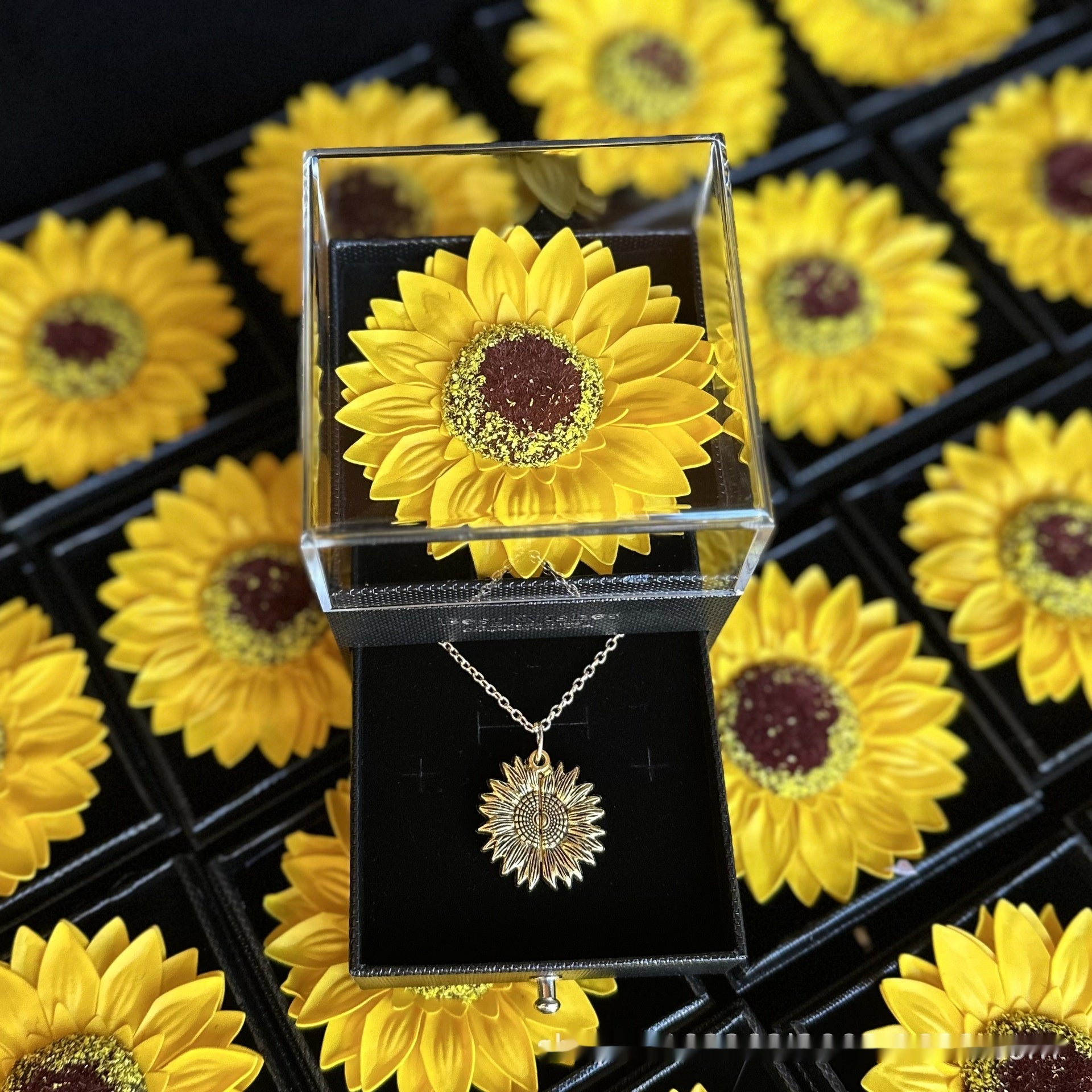 Boîte à bijoux acrylique en collier de tournesol fleur artificielle
