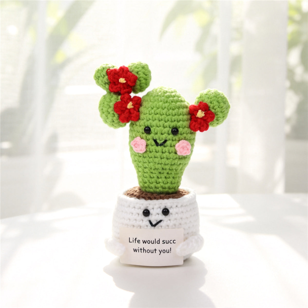 Crochet fait main Cactus Pot ornement avec brillant rouge Blossoms doux fil Croche éternelle