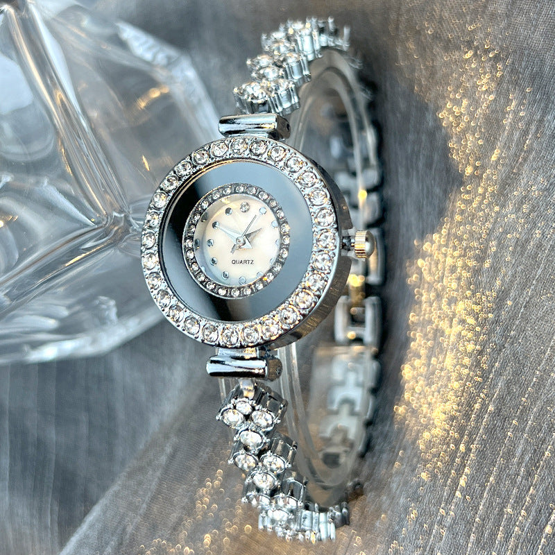 Montre Quartz femme en verre incrusté de diamant