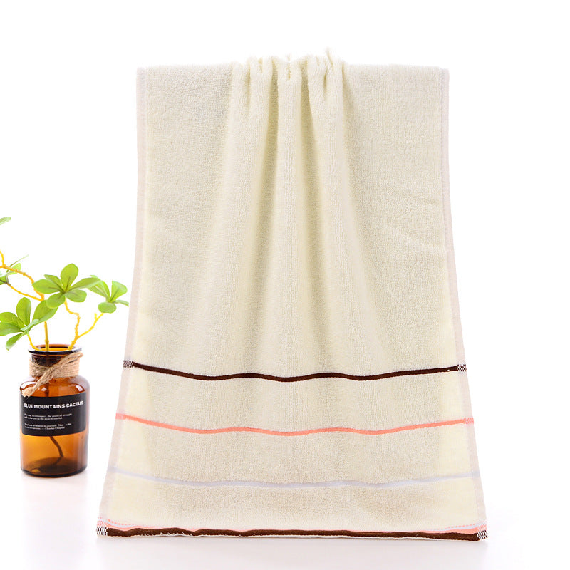 Serviette de coton et lavage du visage