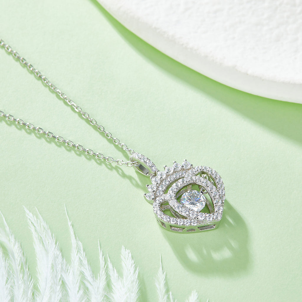 S925 Argent Sterling 0.5ct D Couleur VVS1 Coeur Moissanite Couronne Collier pendentif 45cm Plati