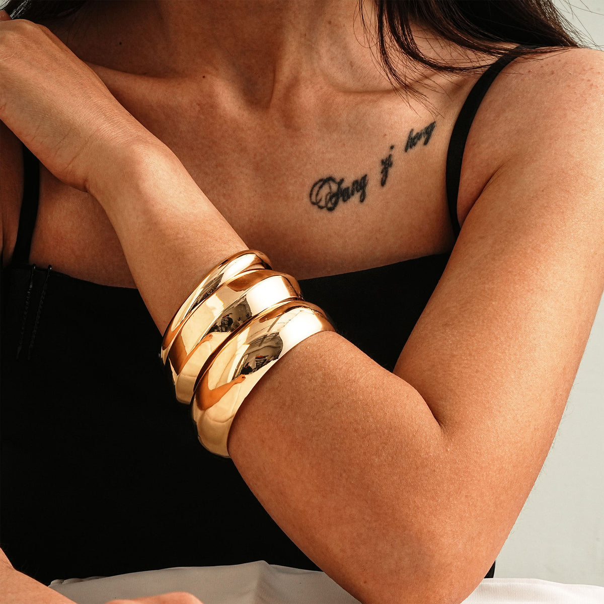 Bracelet minimaliste multicouche large bande fashionable