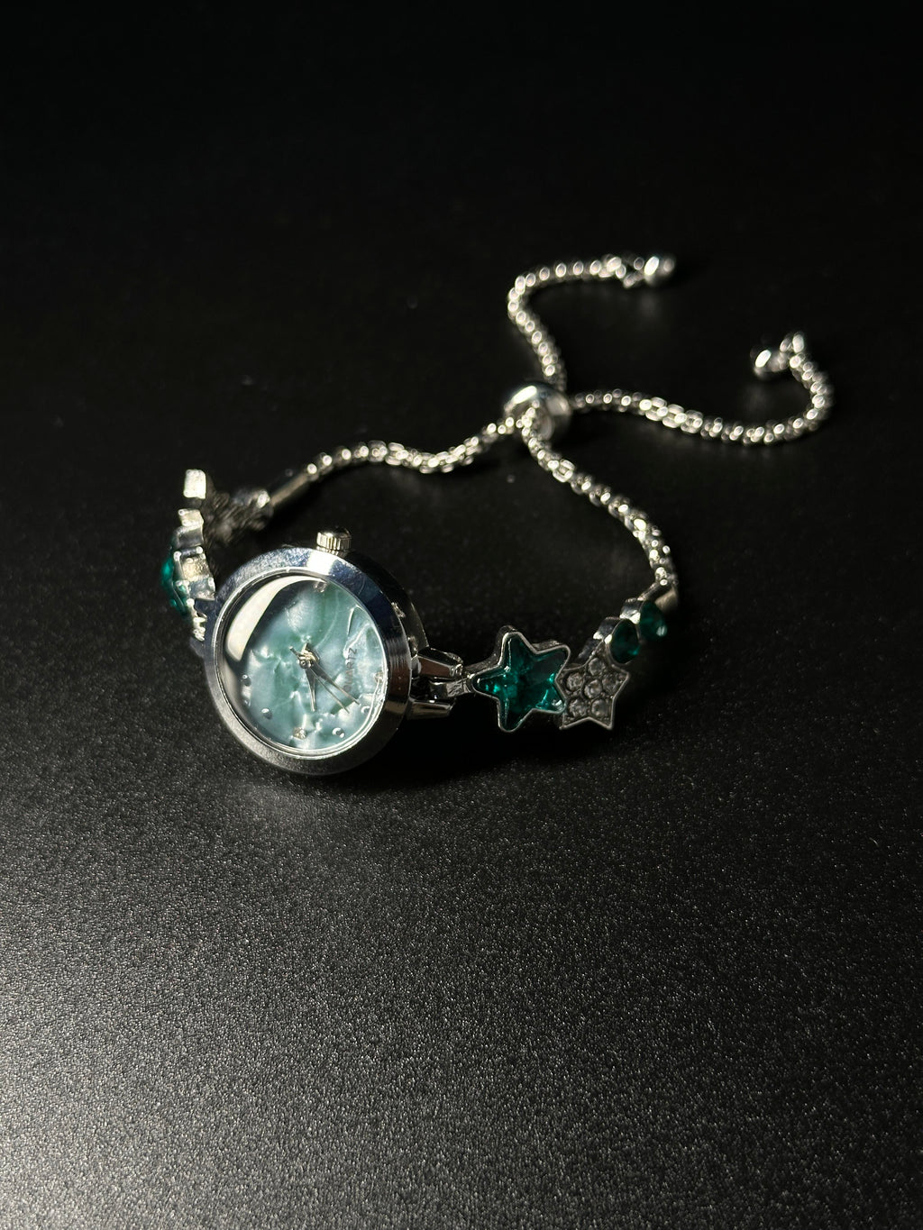 Montres étoiles au diamant vert