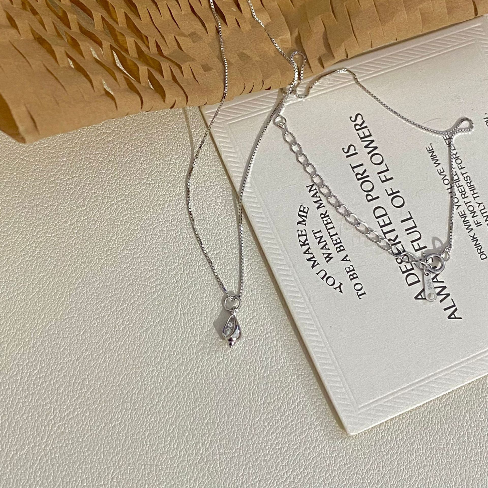 Mini collier de clavicule délicat pour les femmes