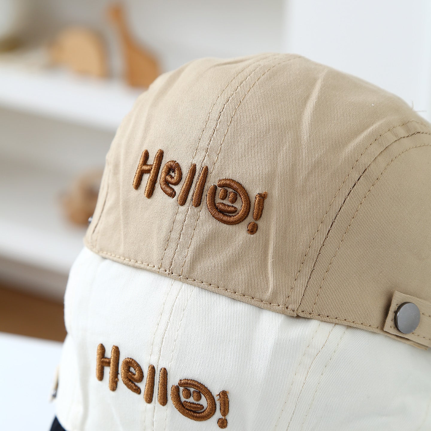 Lettre en couleur unie pour enfants Smileing Face Broded Adjustable Casual and Fashionable S
