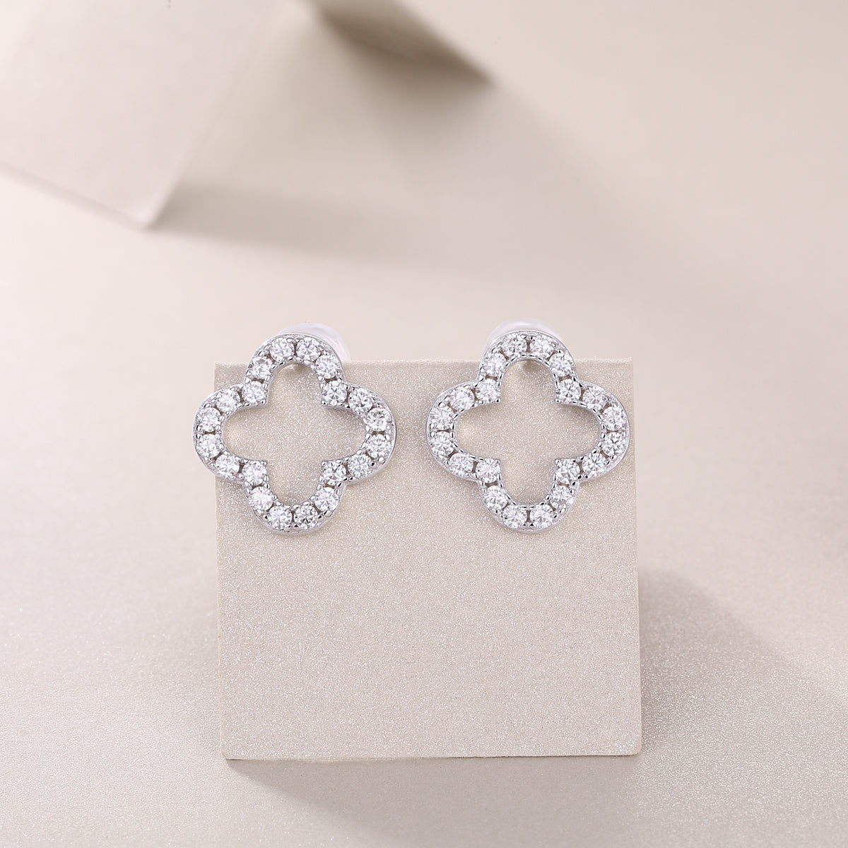 S925 Boucles d'oreilles en argent sterling à trèfle ouvert