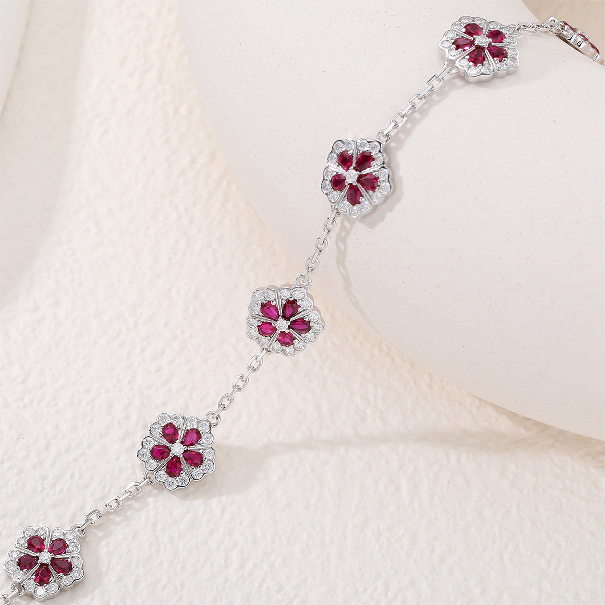 S925 Argent Sterling Rouge Lab-Grown Bracelet de fleur de pierres précieuses 16cm Platinum plaqué avec D Co