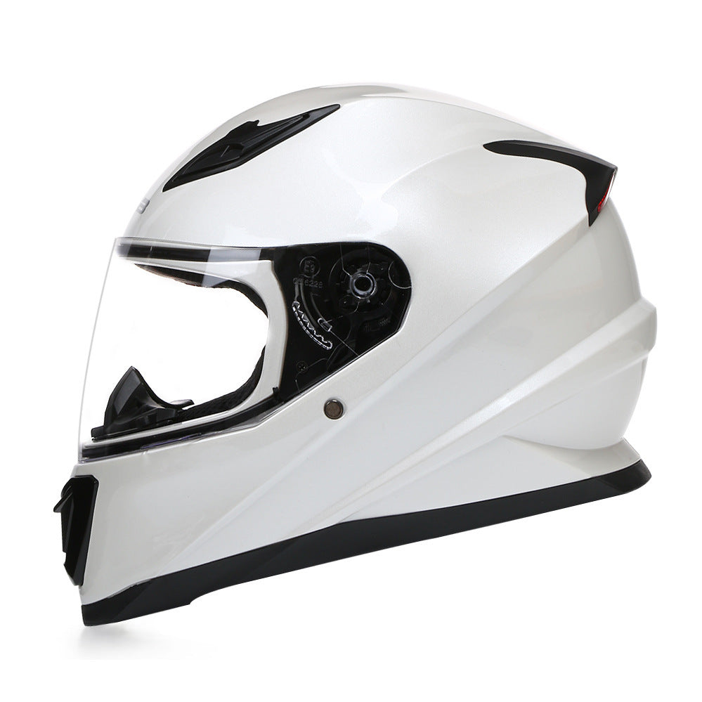 Simple and versatile motorcycle riding helmet
