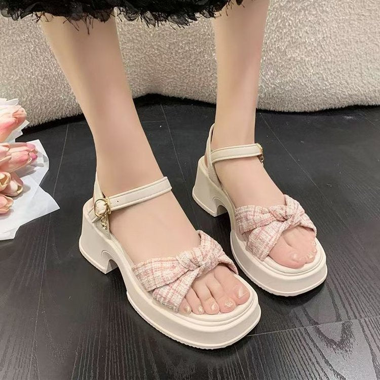 Sandales haut talon d'arrivée pour petites femmes